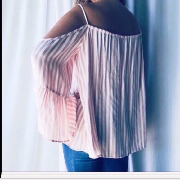Soft Pink and White Bell Sleeve Top - Picture 3 of 4